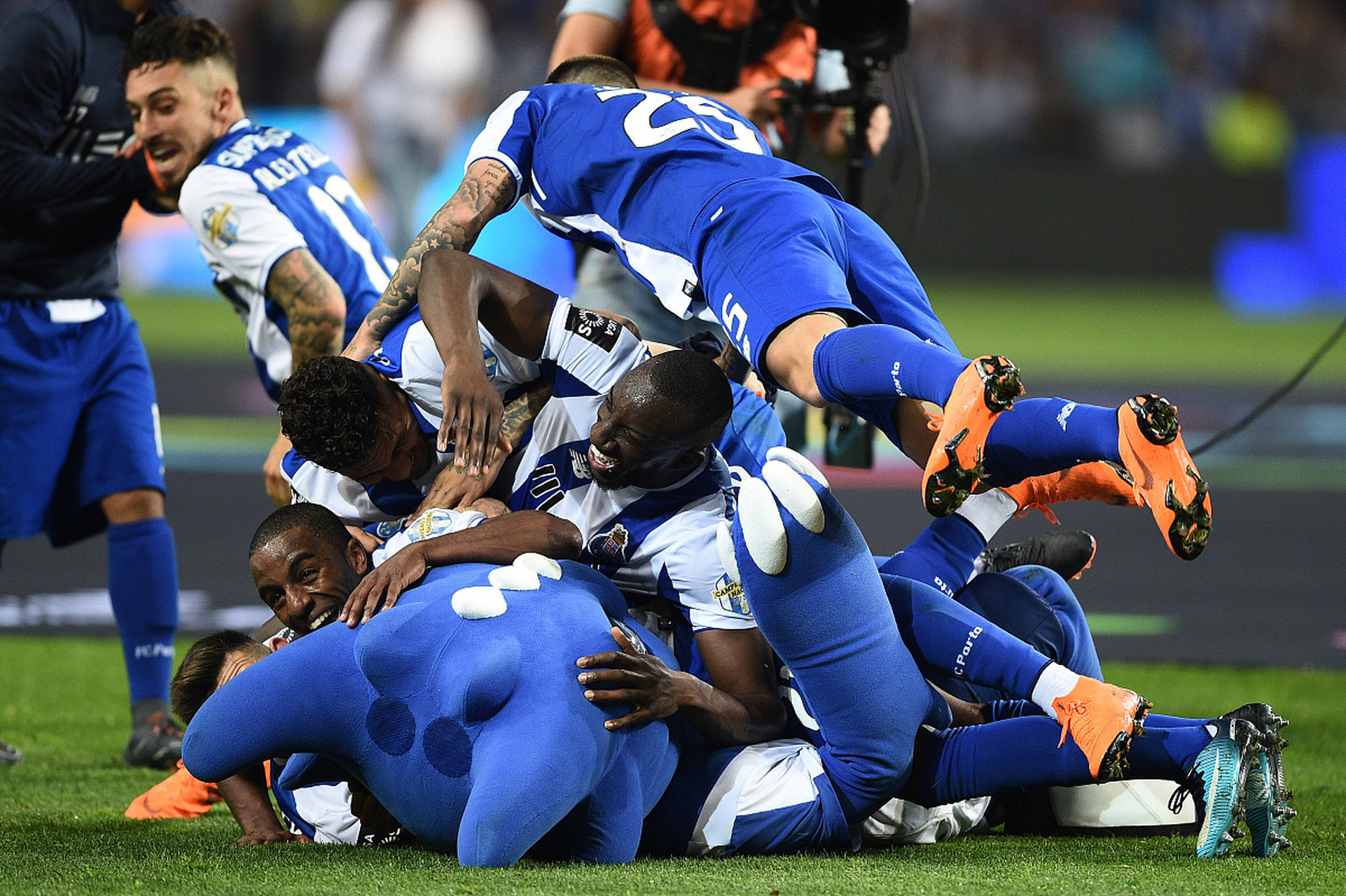 葡萄牙队完胜日本队，波尔状态火热