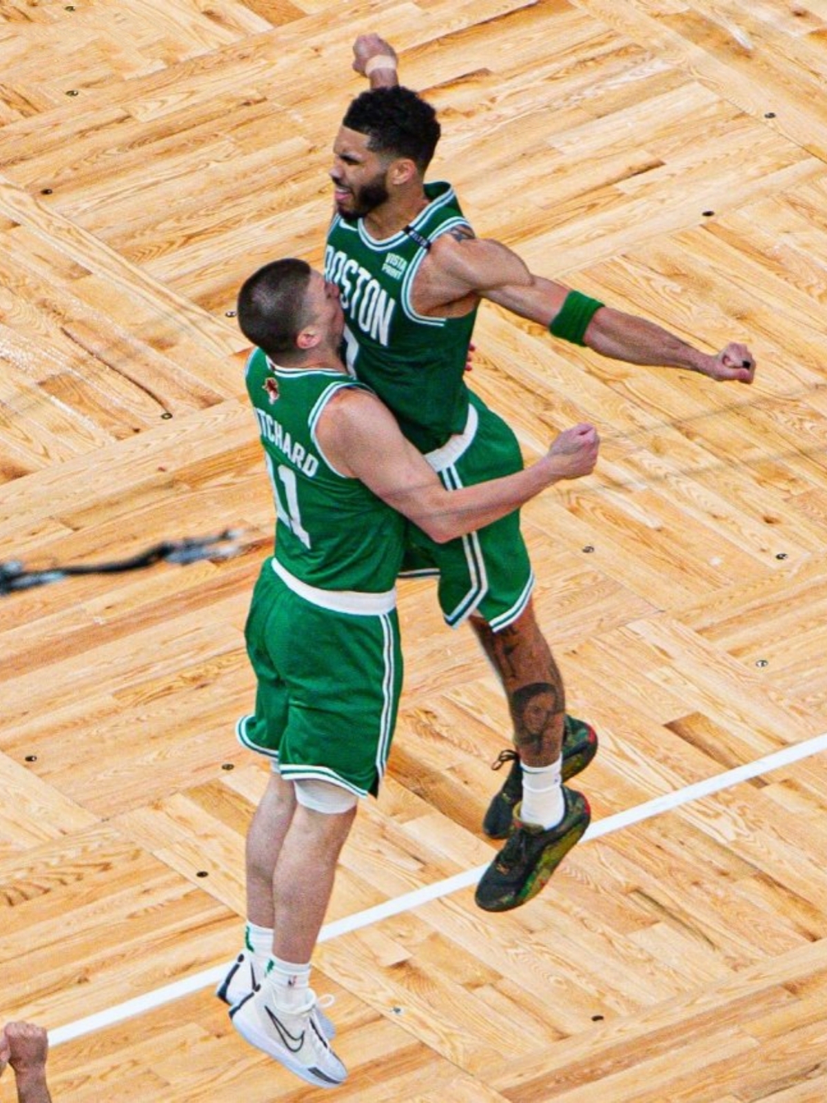 青岛队翻盘步行者，塔图姆统治全场