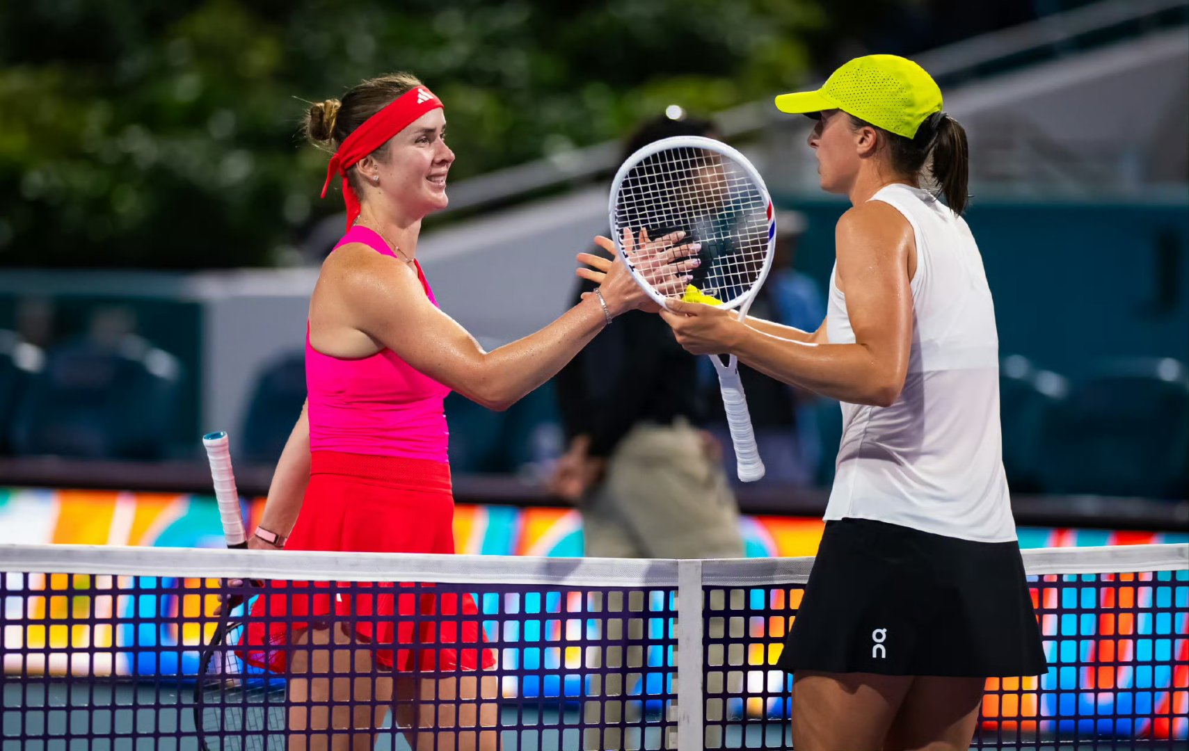 法网险胜美网，西西帕斯统治全场