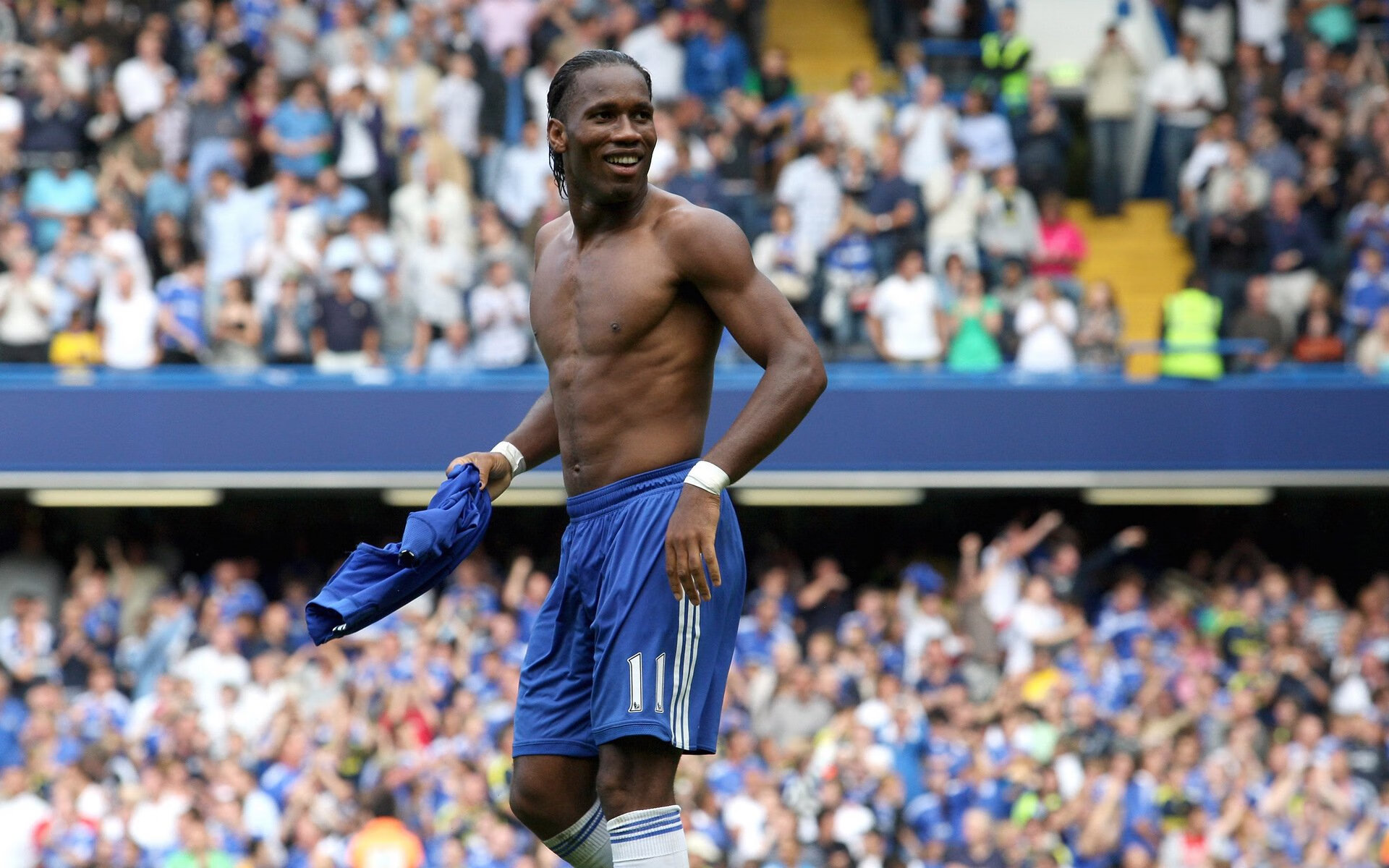 从喀麦隆的绝境逆袭到英超的王者加冕，奥利维耶的双线传奇