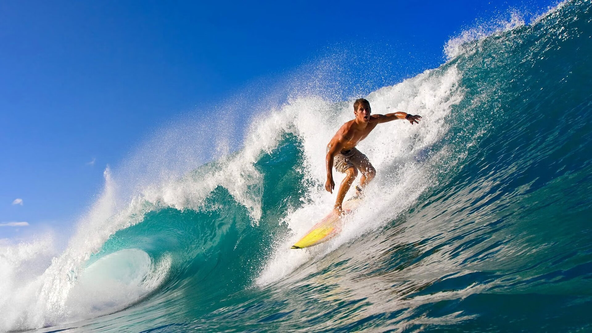 赛道上的两极，迈凯伦战术碾压索伯，维斯塔潘极限表演惊艳四座